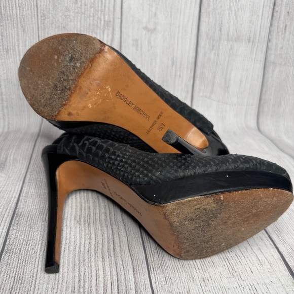Badgley Mischka Mark & James MARCY Black Leather Platform Heels Pumps Size 8M - Picture 5 of 7